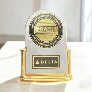 Delta Air Lines JD Power Highest Guest Satisfaction Hospitality Pin Lapel New